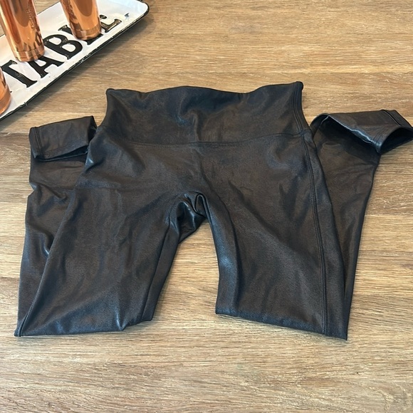 Spanx faux leather leggings size Medium - Picture 6 of 12
